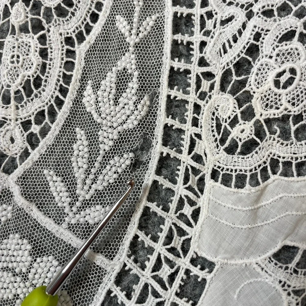 Antique Lace Doily Table Runner 26x16 White Lace Floral Rose Oval Vintage